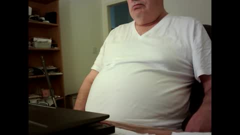 Snapshot of fatbellyitalian chatting on 10.02.25 fatbellyitalian online show from 10.02.25