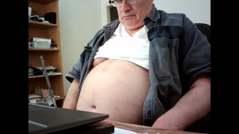 Snapshot of fatbellyitalian chatting on 10.03.25 fatbellyitalian online show from 10.03.25