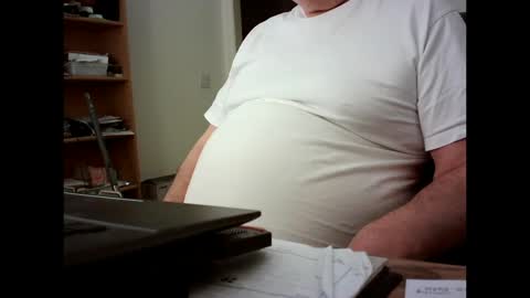 Snapshot of fatbellyitalian chatting on 10.10.25 fatbellyitalian online show from 10.10.25