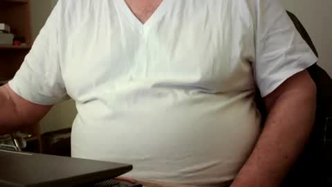 Snapshot of fatbellyitalian chatting on 10.19.25 fatbellyitalian online show from 10.19.25