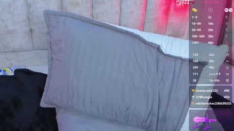 Snapshot of fatima_essence chatting on 10.05.25 online show from 10.05.25