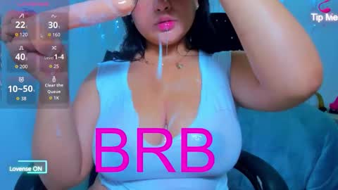 Snapshot of fatima_essence chatting on 10.28.25 online show from 10.28.25