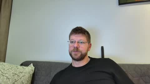 Snapshot of fattenmenow chatting on 12.19.24 fattenmenow online show from 12.19.24