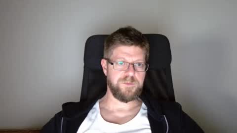 Snapshot of fattenmenow chatting on 05.28.26 fattenmenow online show from 05.28.26