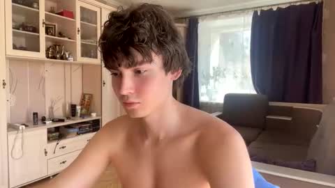 Snapshot of faustfrost chatting on 09.09.25 Faust online show from 09.09.25