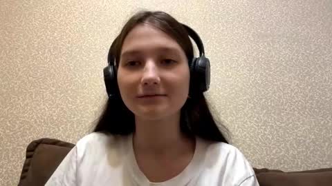 Aurora 18yo online show from 10.19.25