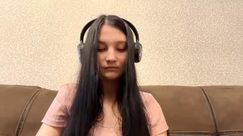 Aurora 18yo online show from 01.15.26