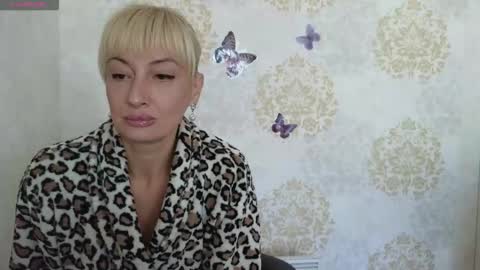 Snapshot of favorite_angel chatting on 09.26.25 favorite_angel online show from 09.26.25