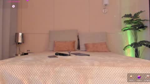 Snapshot of fay_miller2 chatting on 09.26.25 welcome to my world online show from 09.26.25