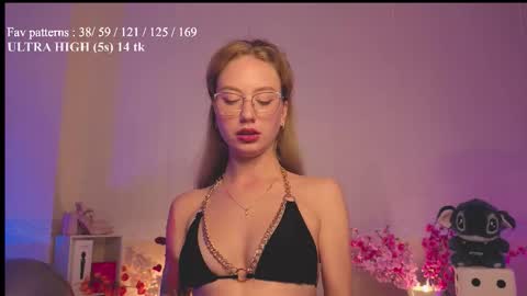 Snapshot of feelbetterwithme chatting on 09.21.25 Princess Kate HOT ANAL VID ON FANSLY Help me reach 100 likes online show from 09.21.25