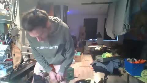 Snapshot of feelfemdom chatting on 10.05.25 feelfemdom online show from 10.05.25