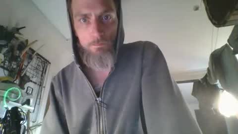 Snapshot of feelfemdom chatting on 10.20.25 feelfemdom online show from 10.20.25