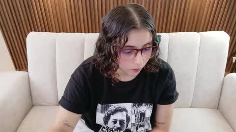 Snapshot of feelina_firesoul chatting on 02.06.26 Feelena online show from 02.06.26
