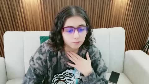 Snapshot of feelina_firesoul chatting on 06.01.26 Feelena online show from 06.01.26