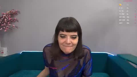 Laura online show from 11.08.25