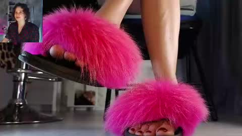 Snapshot of feet_heelss chatting on 02.05.26 Kris online show from 02.05.26