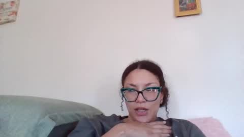 Snapshot of feetnymph chatting on 03.09.26 Soley online show from 03.09.26