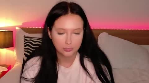 Felicia Herceg online show from 11.08.25