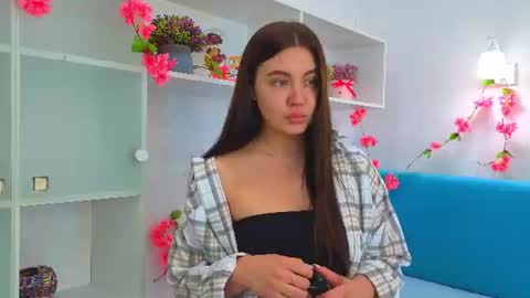 Snapshot of felicidadnowakowski chatting on 07.01.26 Molly online show from 07.01.26