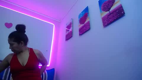 Snapshot of felina_sex_ chatting on 03.10.25 felina online show from 03.10.25