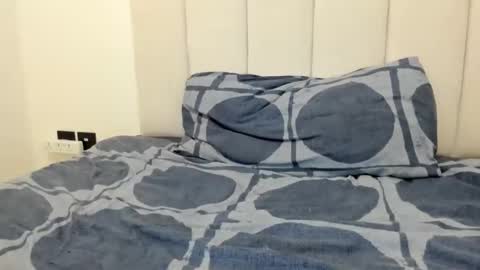 Snapshot of felinechic chatting on 03.10.25 FelineChic online show from 03.10.25