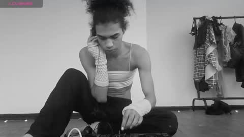 Snapshot of felinexoxo chatting on 10.20.25 FELINE online show from 10.20.25