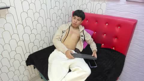 felipe_boy_18 online show from 03.01.25