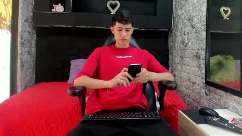felipe fiire online show from 05.11.26