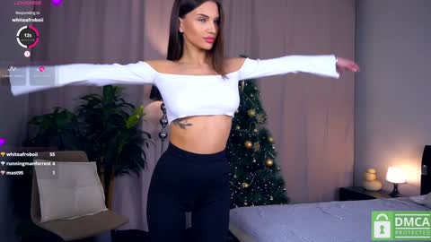 Snapshot of felissiany chatting on 01.05.25 Hello im Nova online show from 01.05.25