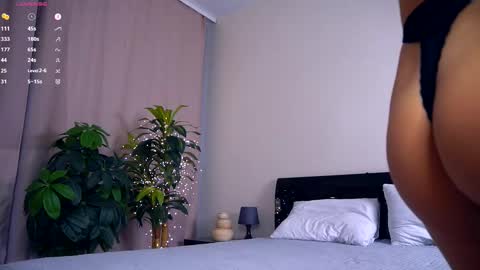 Snapshot of felissiany chatting on 03.01.25 Hello im Nova online show from 03.01.25