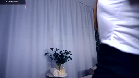 Snapshot of felissiany chatting on 09.28.25 Hello im Nova online show from 09.28.25