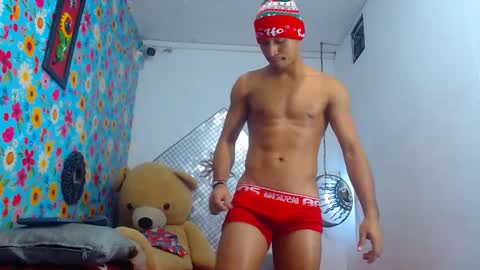 Snapshot of felix_sexyboyx chatting on 12.28.24 INSTA DAVID ESCOBARZ online show from 12.28.24