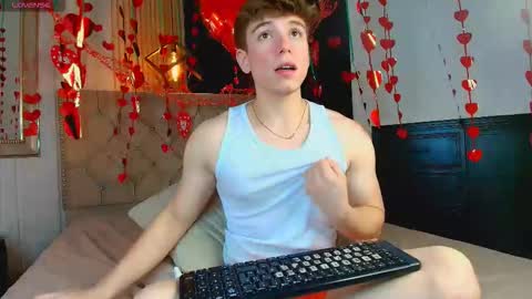 Femboy Max online show from 09.15.25