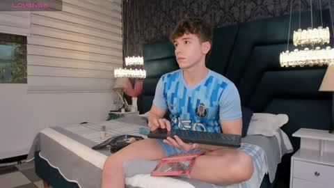 Snapshot of femboy_max chatting on 06.16.26 Femboy Max online show from 06.16.26