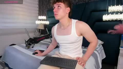 Snapshot of femboy_max chatting on 07.11.26 Femboy Max online show from 07.11.26