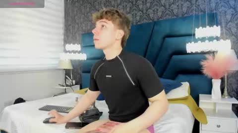Snapshot of femboy_max chatting on 07.27.26 Femboy Max online show from 07.27.26
