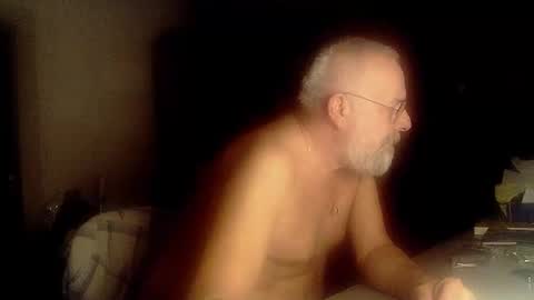 Snapshot of femdom_sub chatting on 10.28.25 femdom_sub online show from 10.28.25