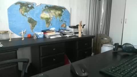 Snapshot of femdomsubby chatting on 12.04.24 femdomsubby online show from 12.04.24