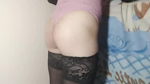 Snapshot of femlind chatting on 11.17.25 femlind online show from 11.17.25