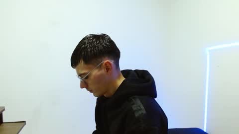 FeniXtream online show from 01.03.25