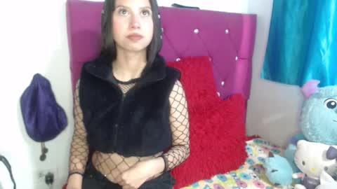 Snapshot of fenixxx1604 chatting on 10.18.25 Fenixxx online show from 10.18.25