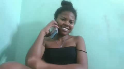 Snapshot of fenou122745 chatting on 10.10.25 fenou122745 online show from 10.10.25