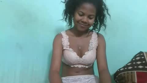 Snapshot of fenou122745 chatting on 10.20.25 fenou122745 online show from 10.20.25