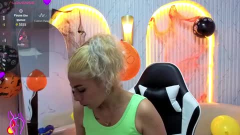 Ferchis  online show from 10.21.25