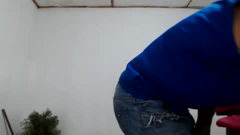 Snapshot of fernandez_latinblack chatting on 12.05.24 fernandez_latinblack online show from 12.05.24