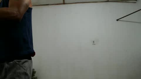 Snapshot of fernandez_latinblack chatting on 12.18.24 fernandez_latinblack online show from 12.18.24