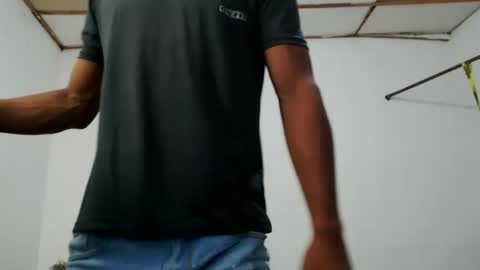 Snapshot of fernandez_latinblack chatting on 01.04.25 fernandez_latinblack online show from 01.04.25