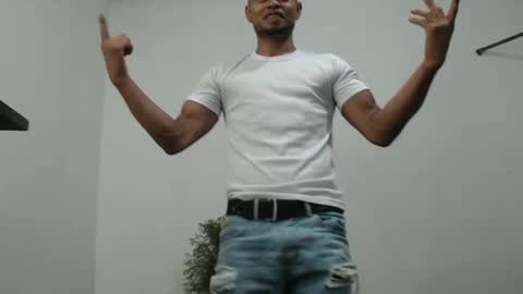 Snapshot of fernandez_latinblack chatting on 01.06.25 fernandez_latinblack online show from 01.06.25