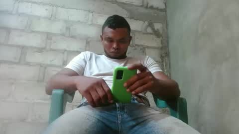 Snapshot of fernandez_latinblack chatting on 10.20.25 fernandez_latinblack online show from 10.20.25