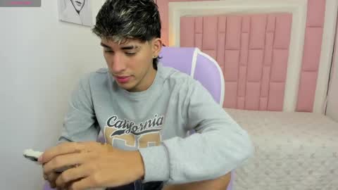 FER PHOENIX online show from 04.14.26